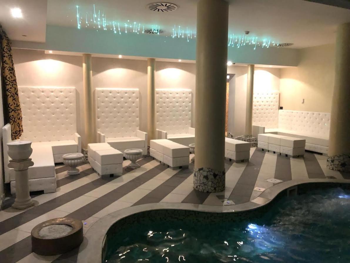 Hotel Mediterraneo Club Benessere Bellaria-Igea Marina Esterno foto