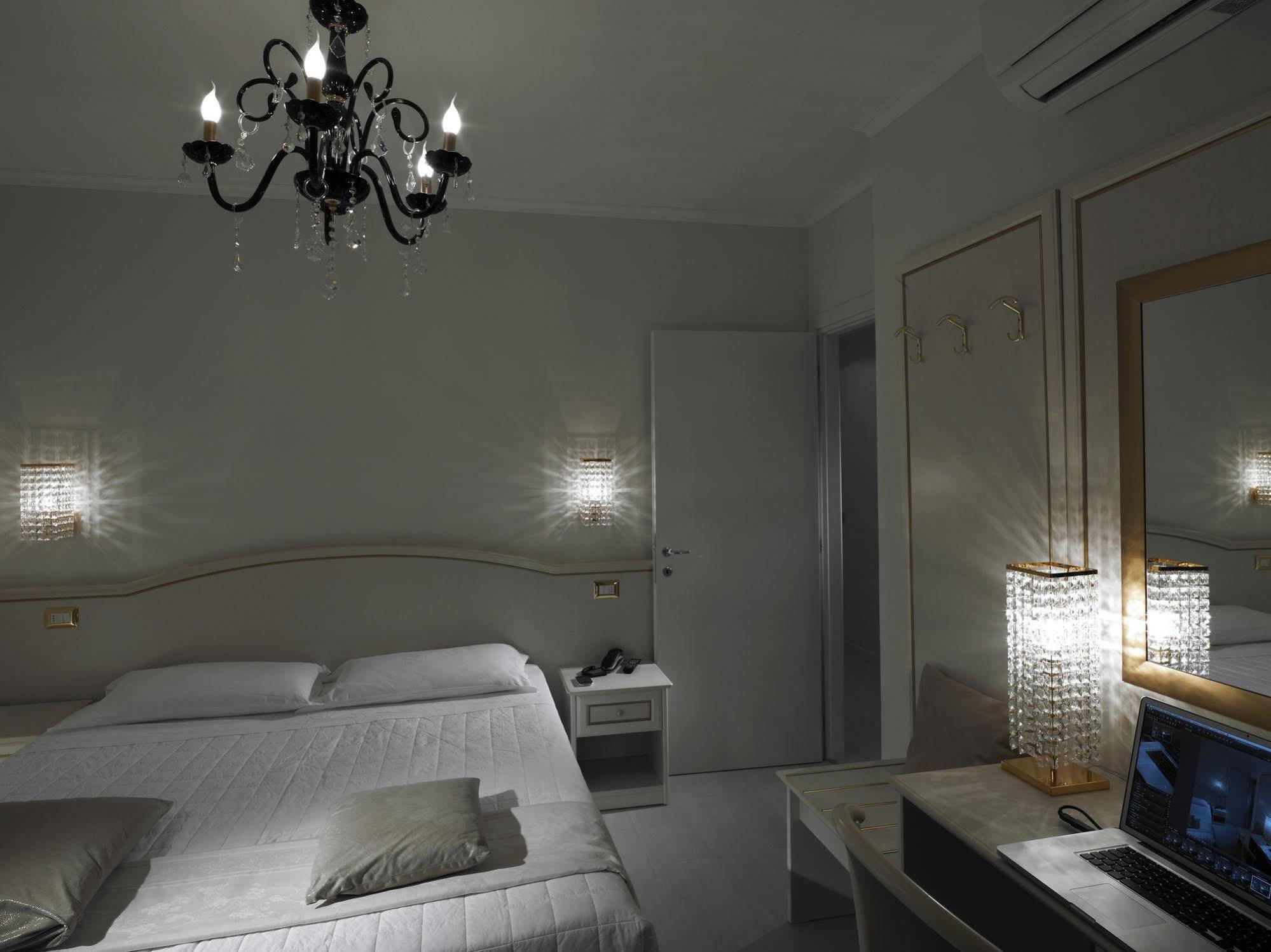 Hotel Mediterraneo Club Benessere Bellaria-Igea Marina Esterno foto