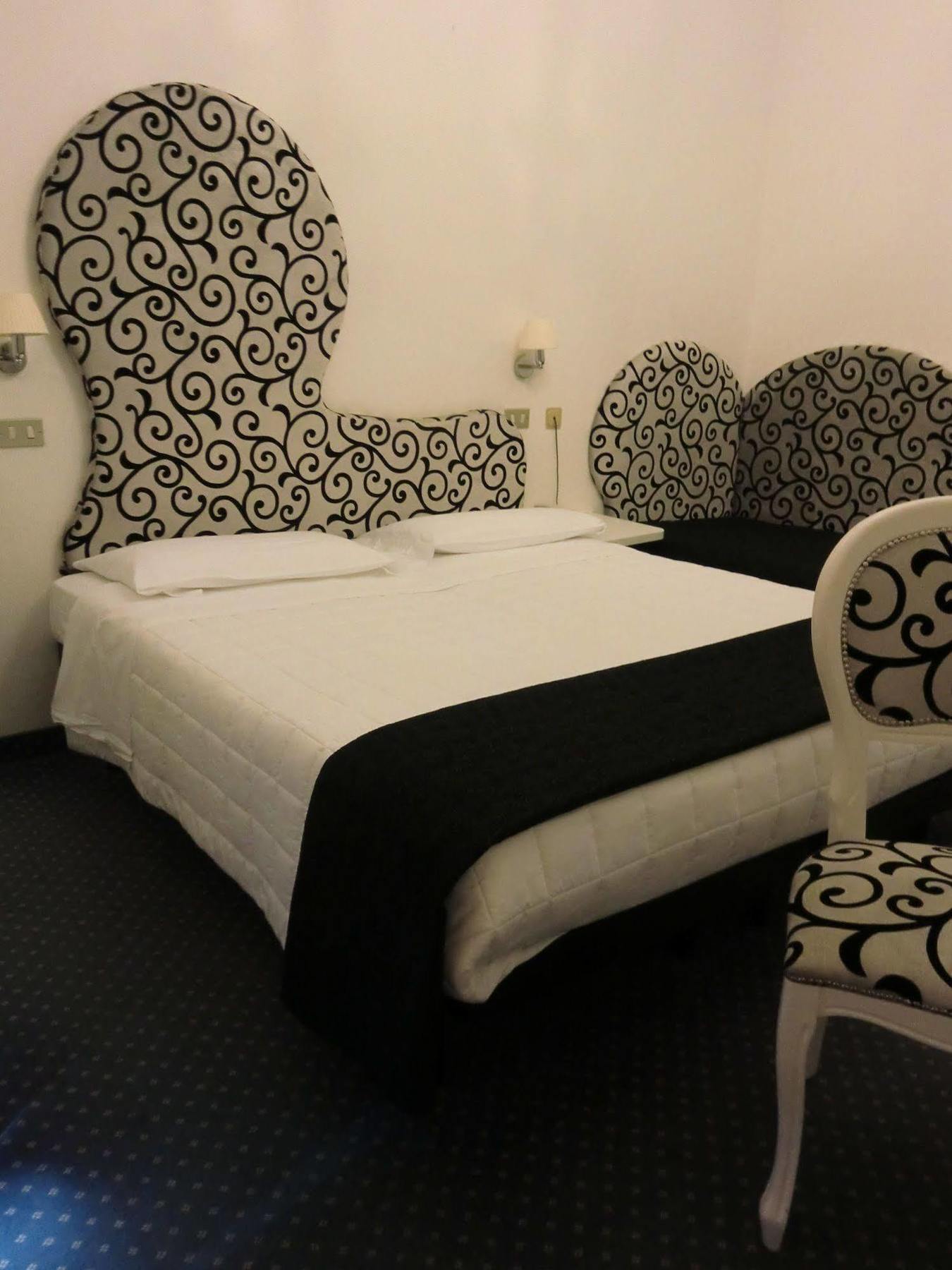Hotel Mediterraneo Club Benessere Bellaria-Igea Marina Esterno foto