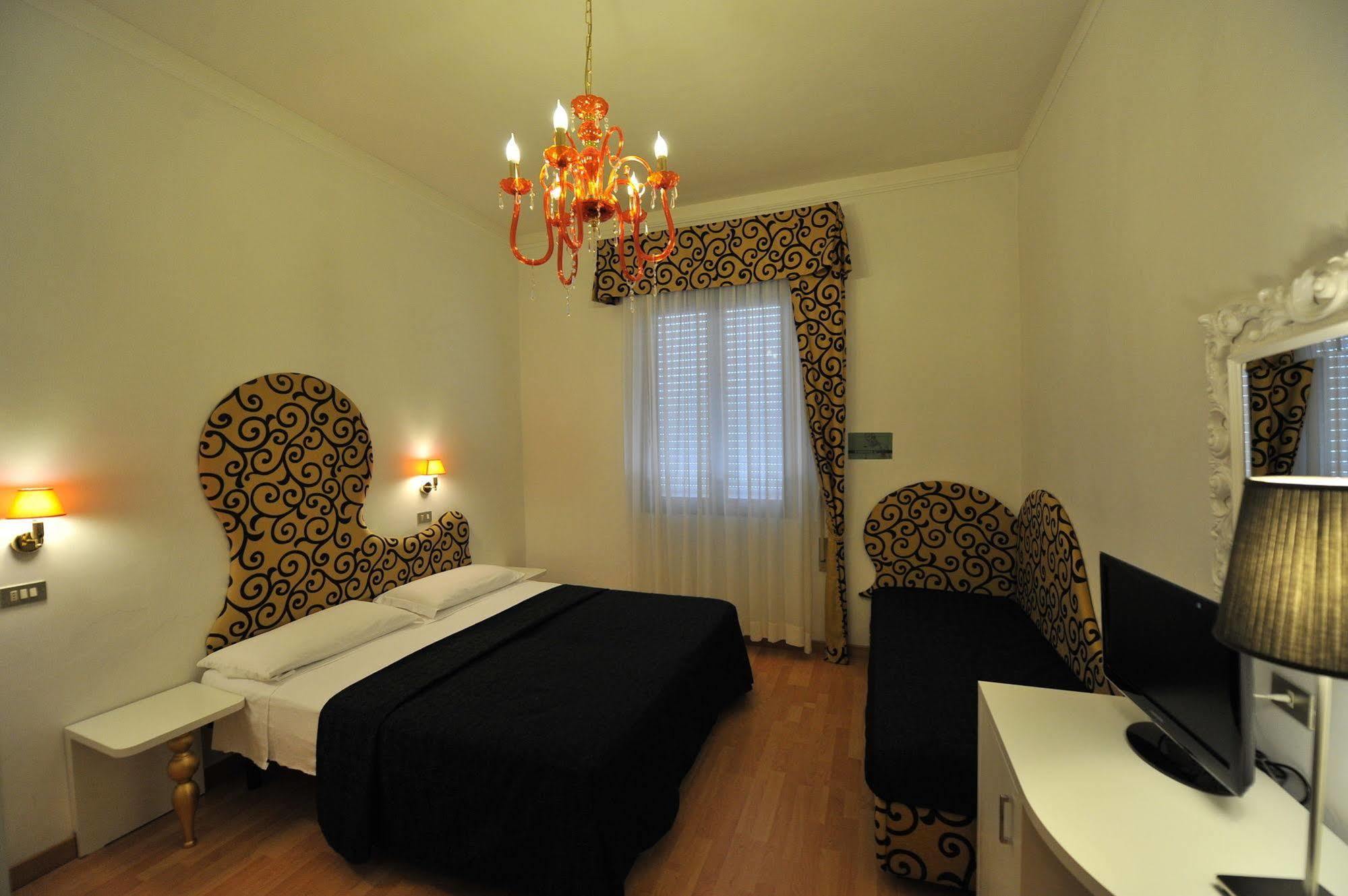 Hotel Mediterraneo Club Benessere Bellaria-Igea Marina Esterno foto